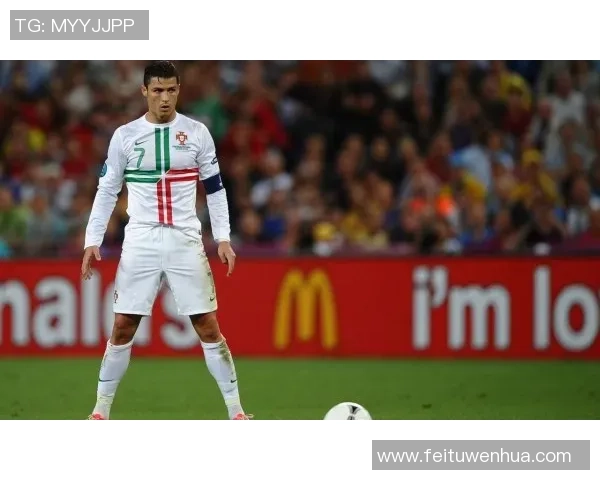 球星足球传奇：从梅西到C罗，探寻足坛巨星背后的辉煌与挑战